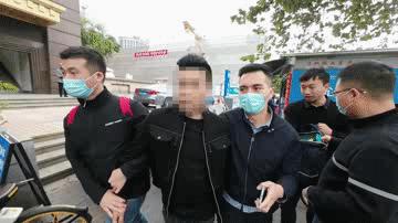 警方端掉一条制售假手机产业链,警方打击假手机