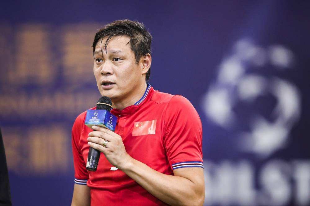 范志毅巩汉林,巩汉林批评男足引骂战