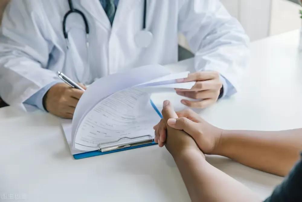 28岁女子同房后下腹部剧烈疼痛，医生查看后说：腹腔有积血需手术