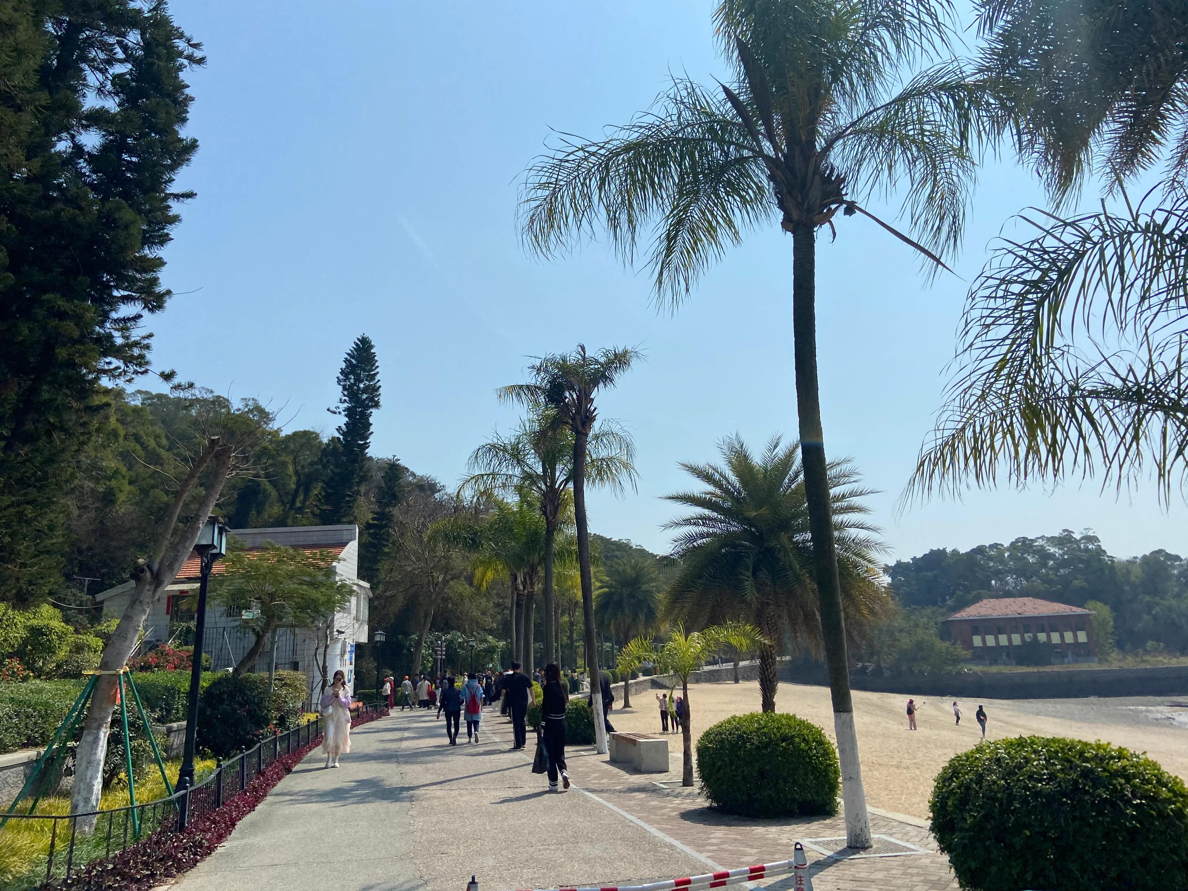 打卡厦门鼓浪屿，聊SP*级A**大四座混动凯捷