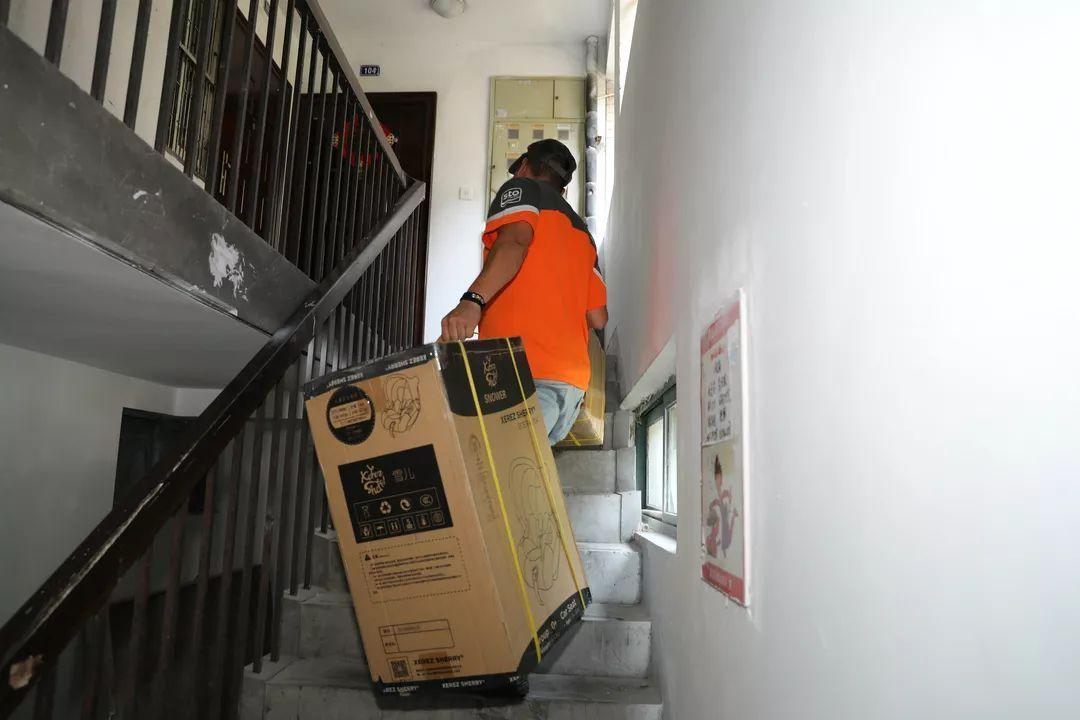 住11层顶楼带屋顶花园真实感受,高层顶楼露台花园真实感受