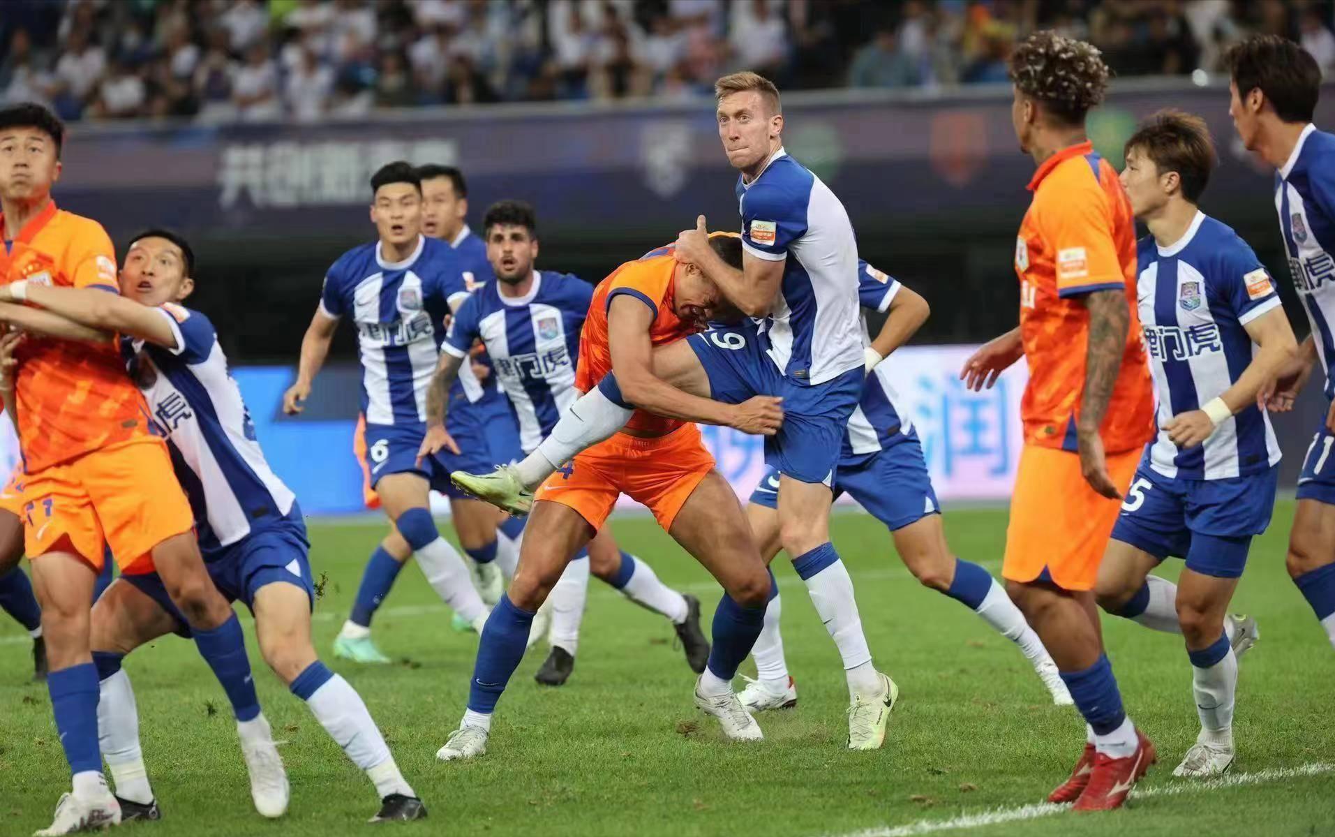 鲁能陈泽仕集锦,陈泽仕山东鲁能踢什么位置