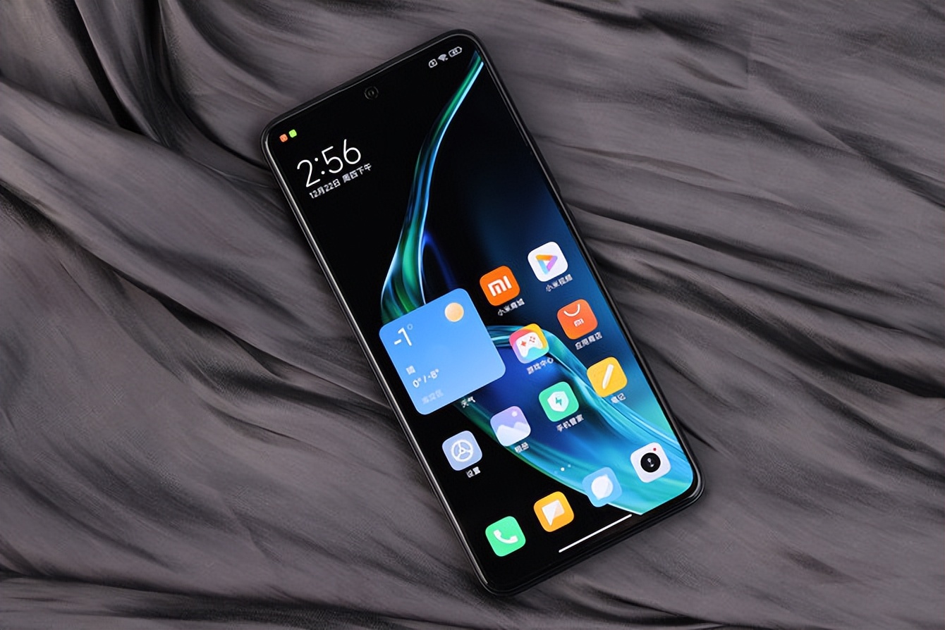 目前最值得入手的手机性价比高,现在最好用最贵的手机是什么