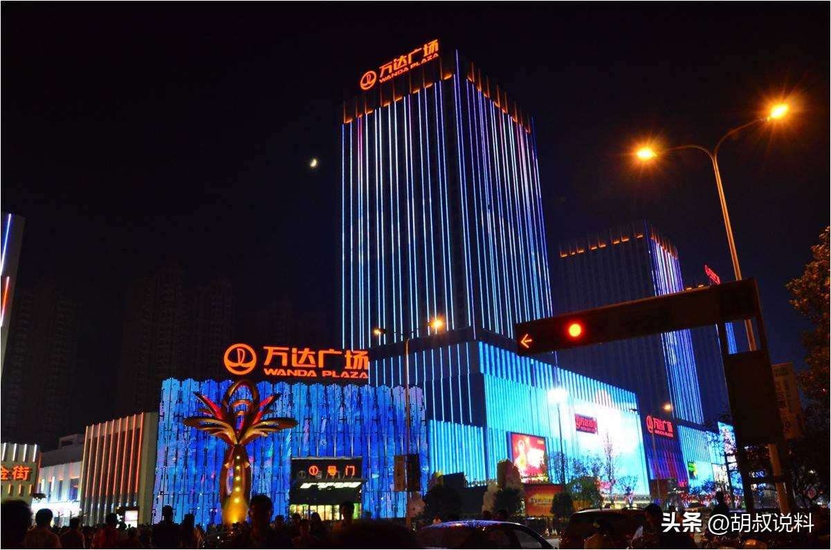 王健林之子王思聪现在的情况如何,王健林债务危机全过程