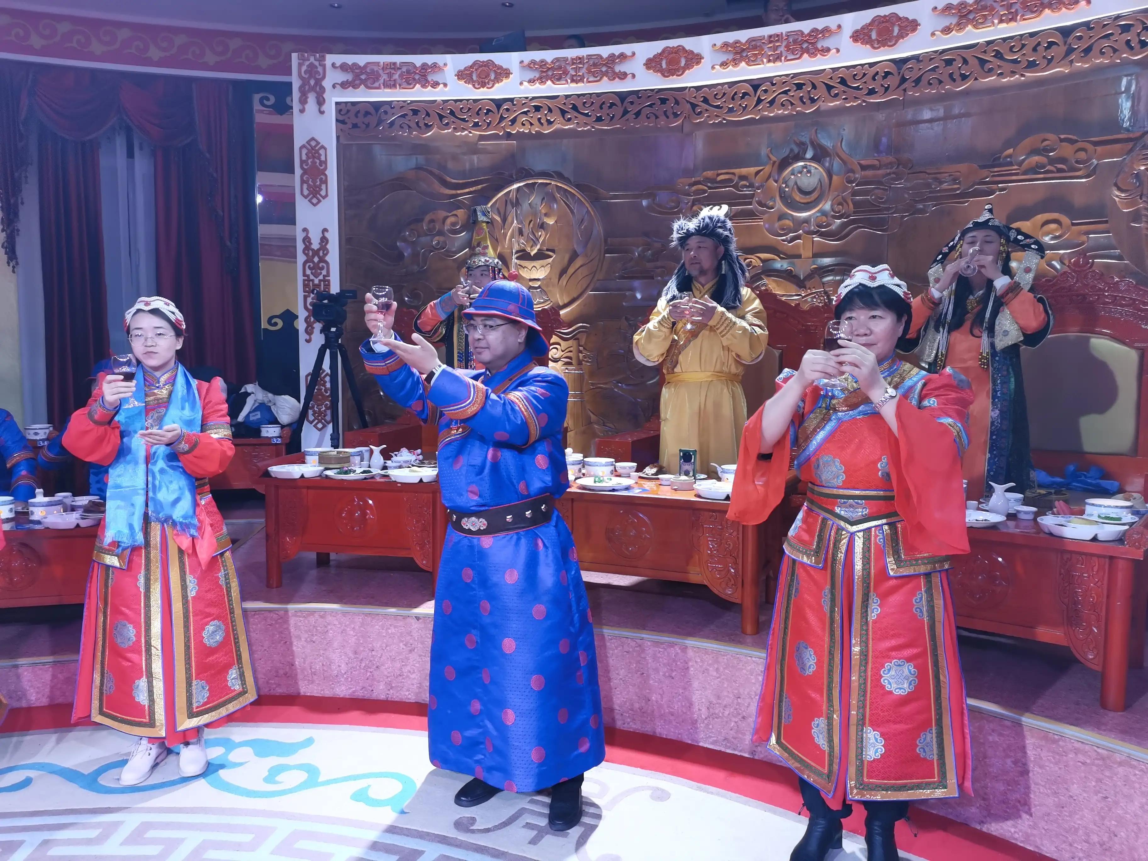 鄂尔多斯市文旅集团与西安重点旅行社深化合作恳谈会隆重召开