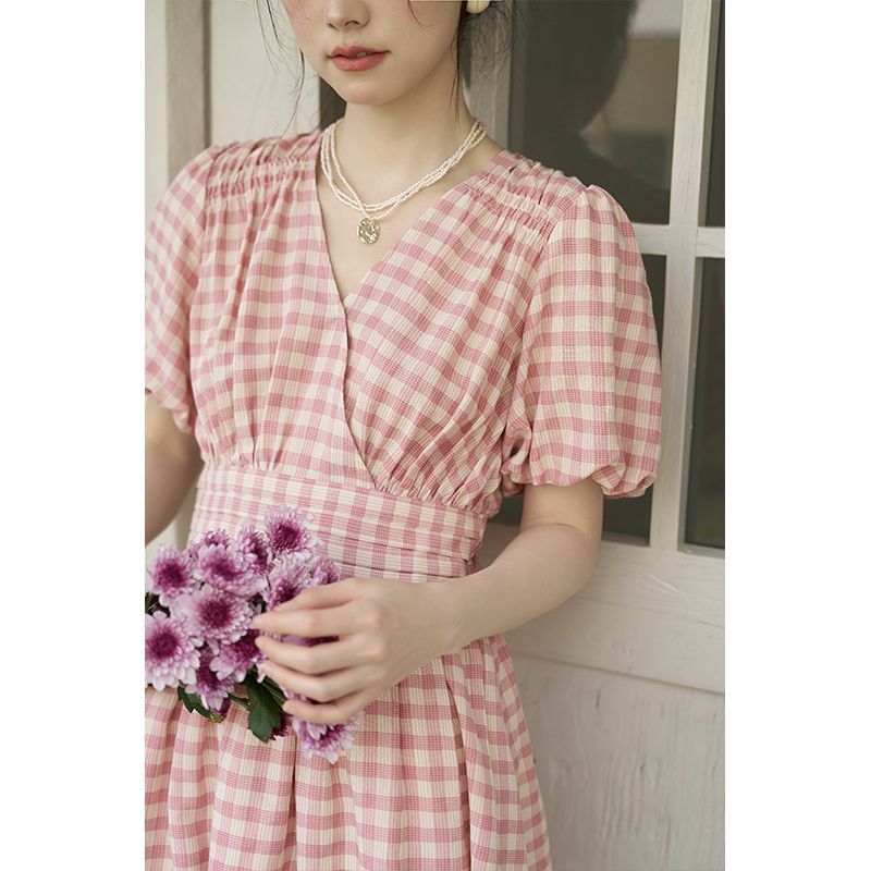 带一点粉色的灰色的高级叫法,有什么高级的粉色