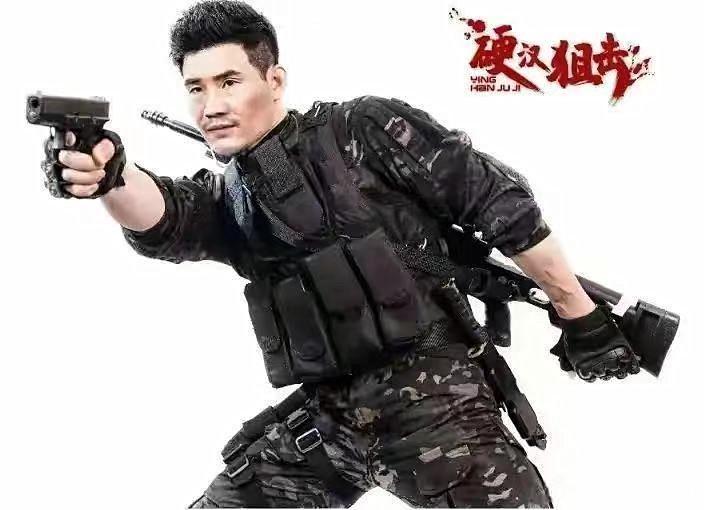 嘎子后空翻桌子视频,嘎子倒立下楼梯