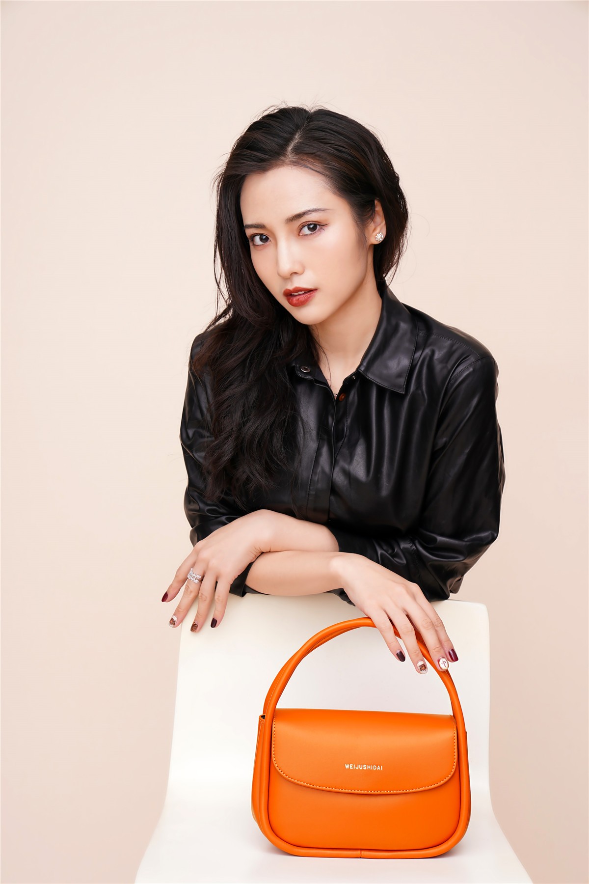 唯聚时代包包几线品牌,唯聚时代365天换新包靠谱吗