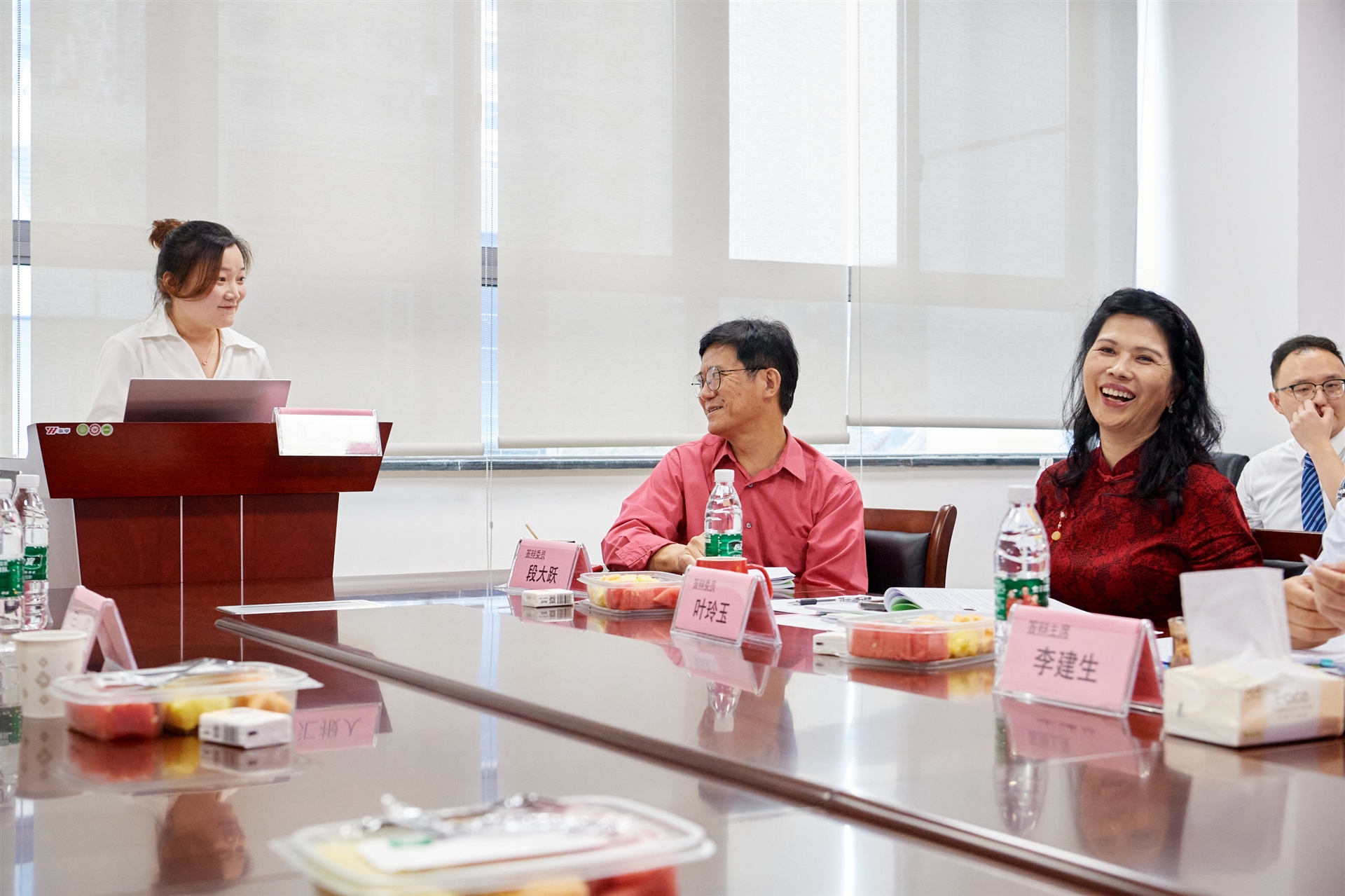 研究生毕业论文答辩的范文,临床研究生毕业论文答辩视频讲解