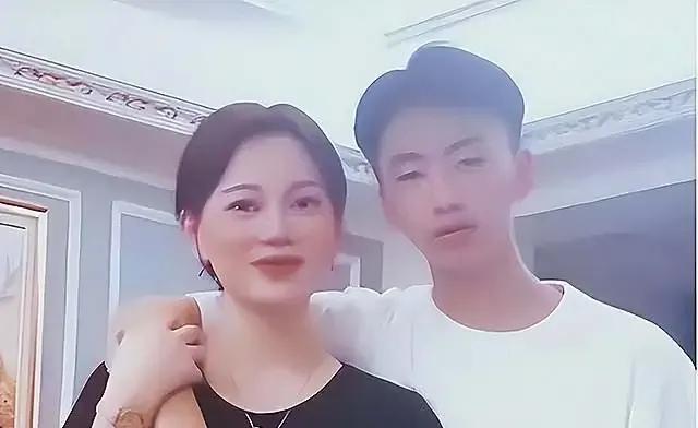 2006年，广东20岁女孩嫁给北大精英，生7个孩子：多子多福万事兴