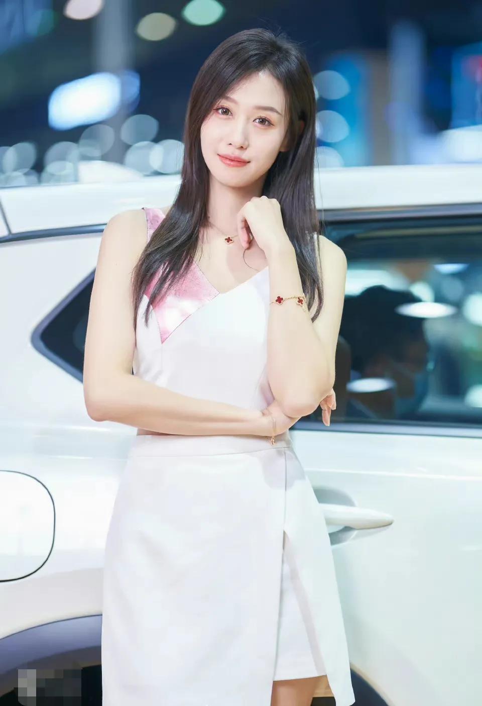 最有亲和力的车模,有亲和力车模