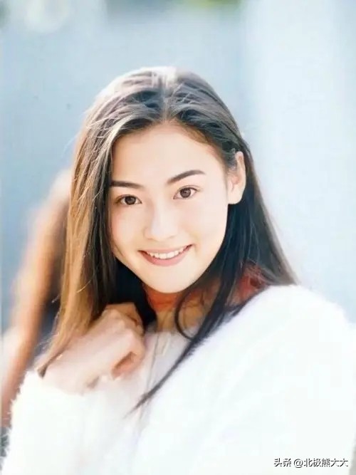 她是最风流的玉女，婚前绯闻男友换不停，婚后生了两个娃还不安分