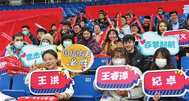 閲嶅洖涓诲満姣旇禌,閲嶅洖涓诲満瓒崇悆