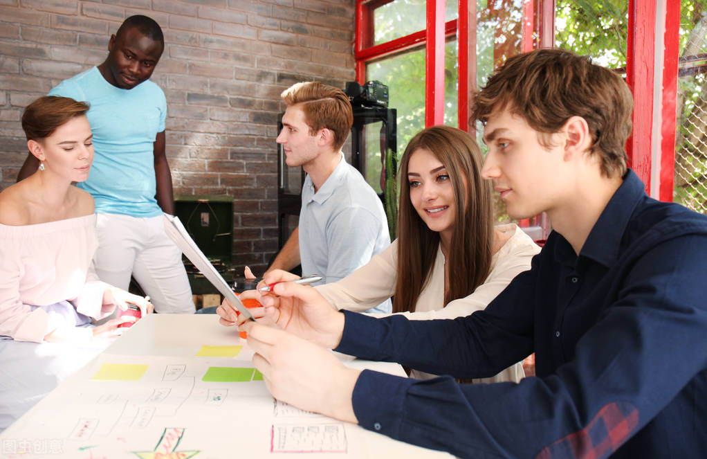 为什么创业要做电商项目,电商发展线下实体