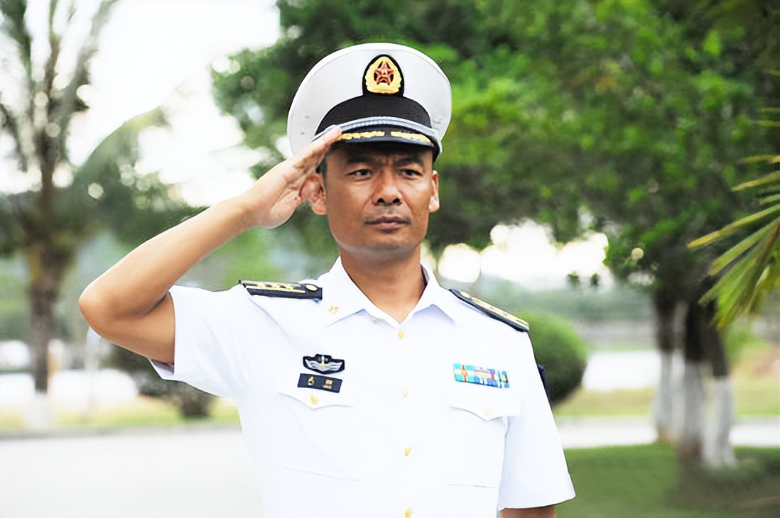 宋佳伦简历,宋佳伦夫妻近照