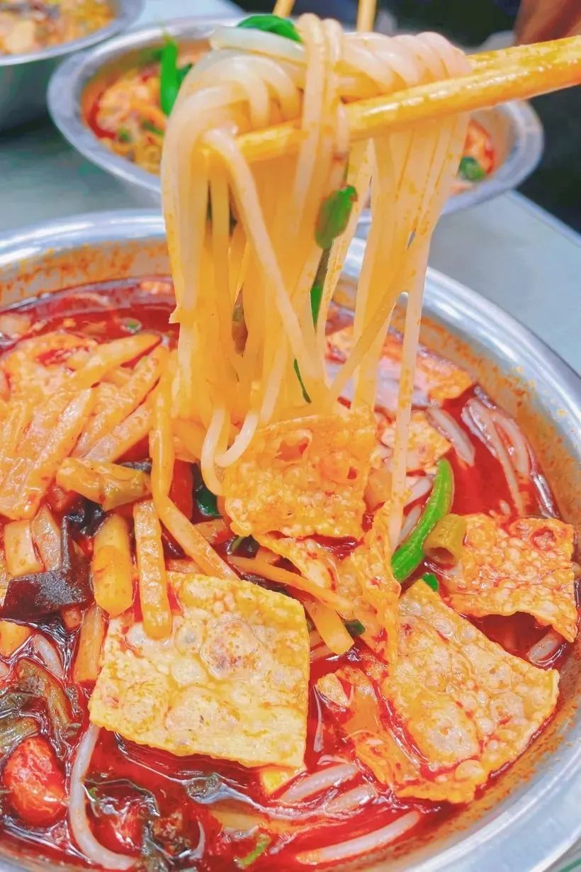 春天，我想到一座城，吃粉粉，看粉粉