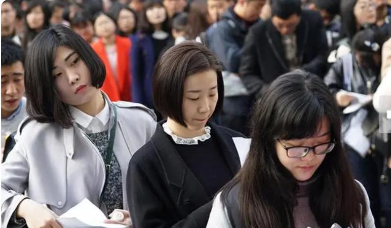 这几个铁饭碗看起来板正，实则是“临时工”，大学生要擦亮眼睛