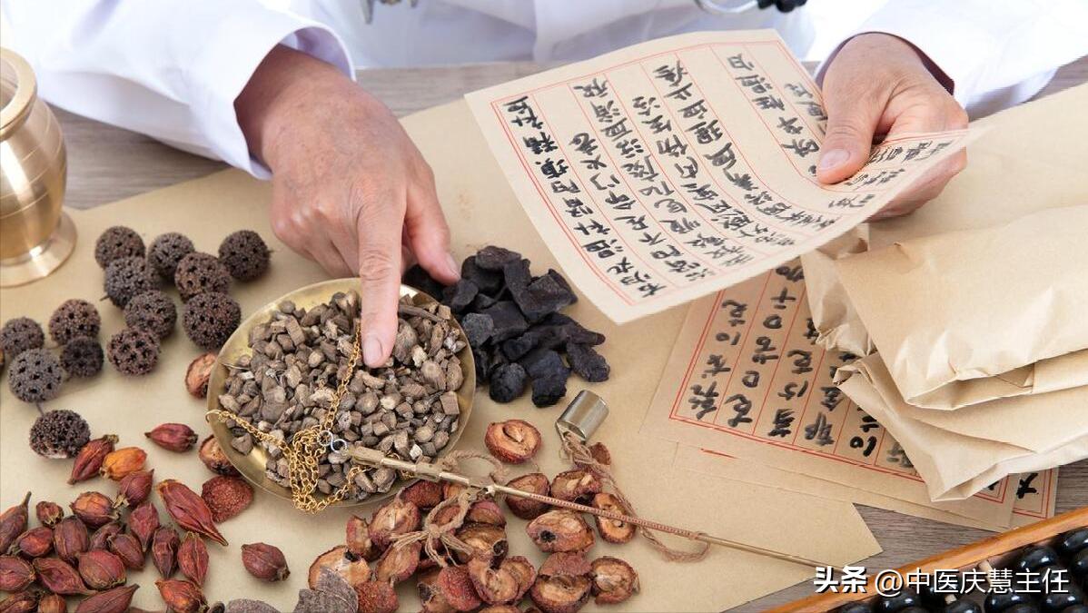 抑郁症中药和西药哪个效果更好,一般用中药怎么调理抑郁症