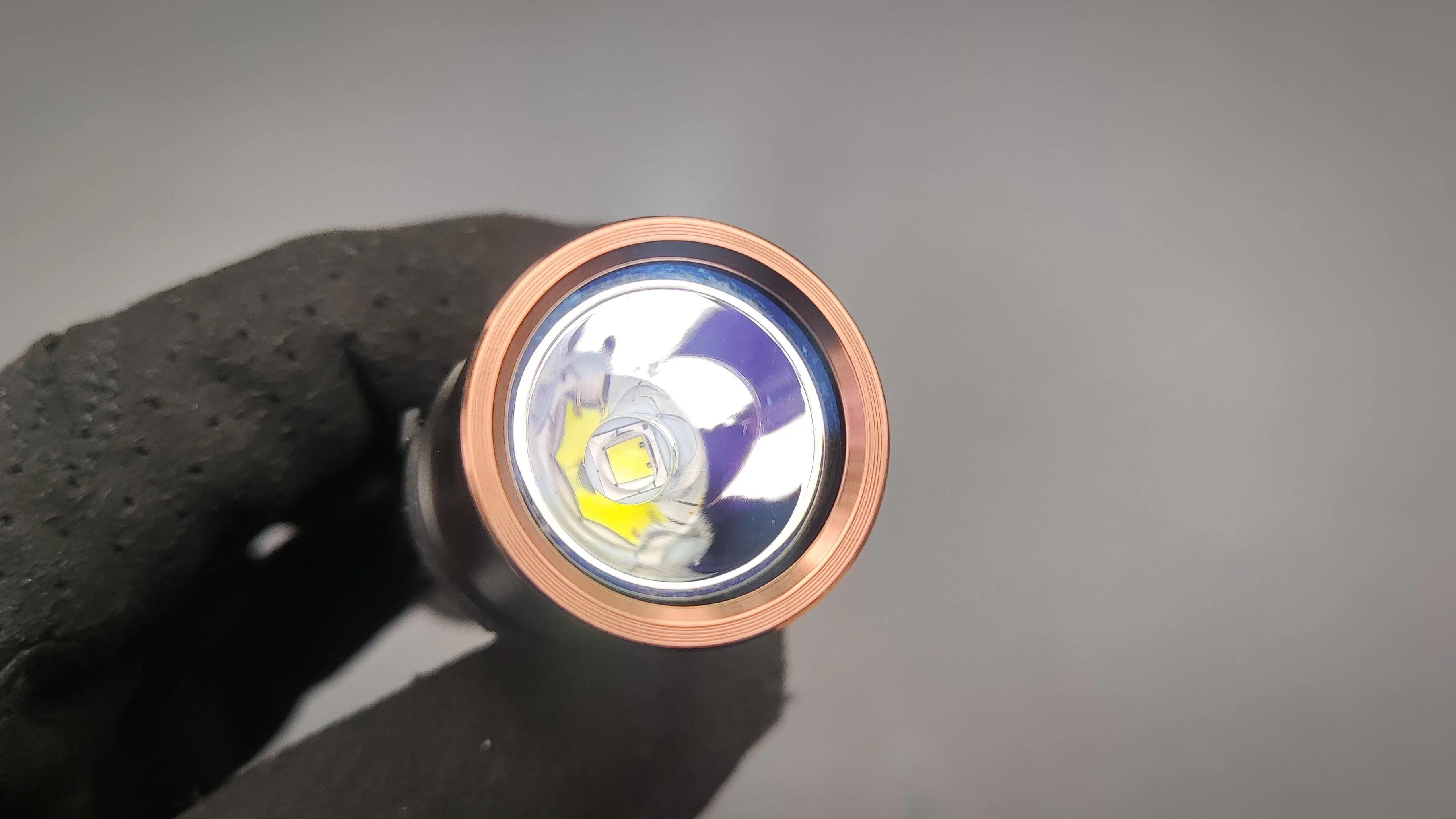 经典新升级，全能EDC便携直充小直——菲尼克斯E28Rv2.0手电评测