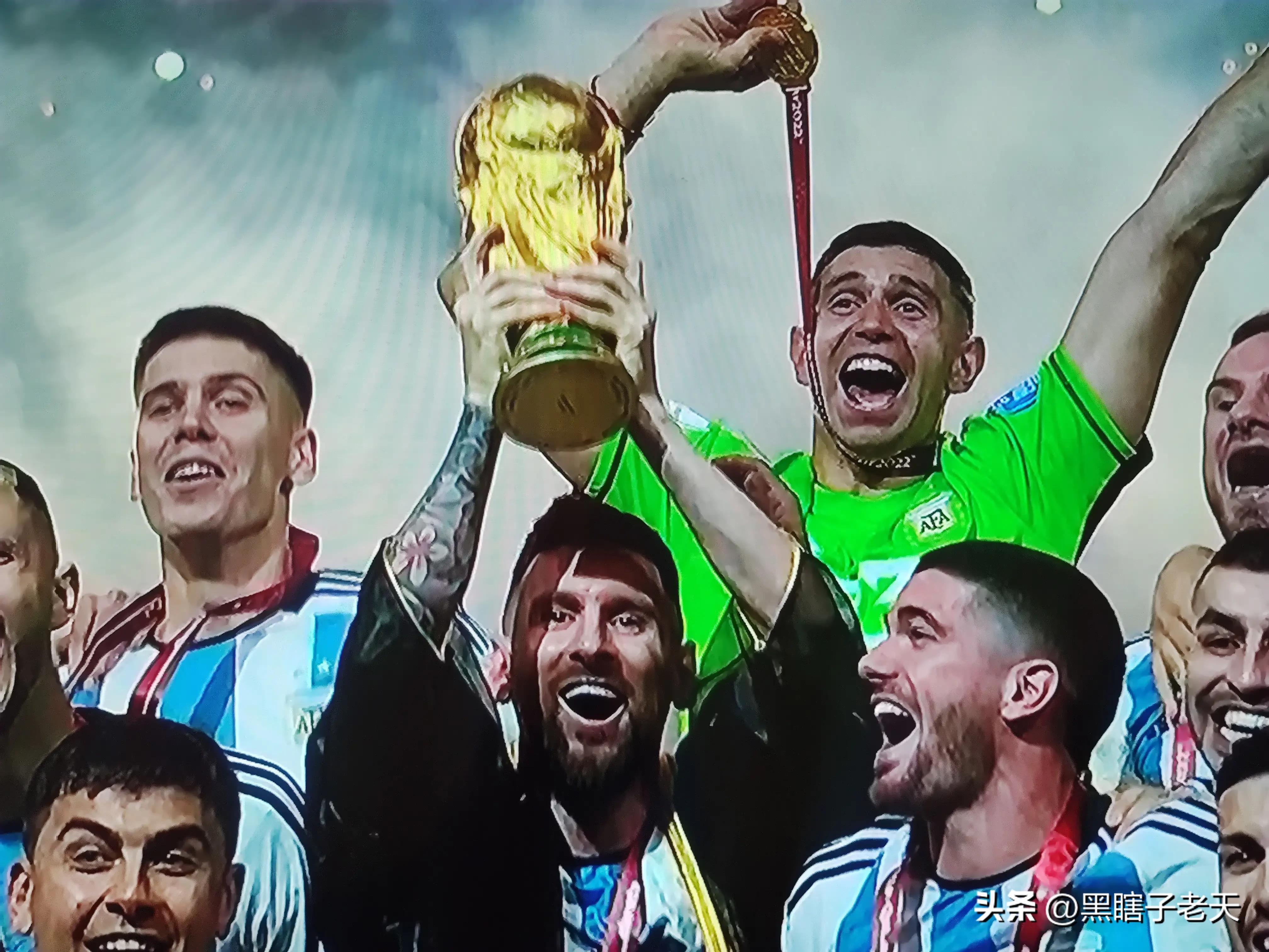 梅西19岁在皇马赢得掌声,梅西19岁世界杯首秀