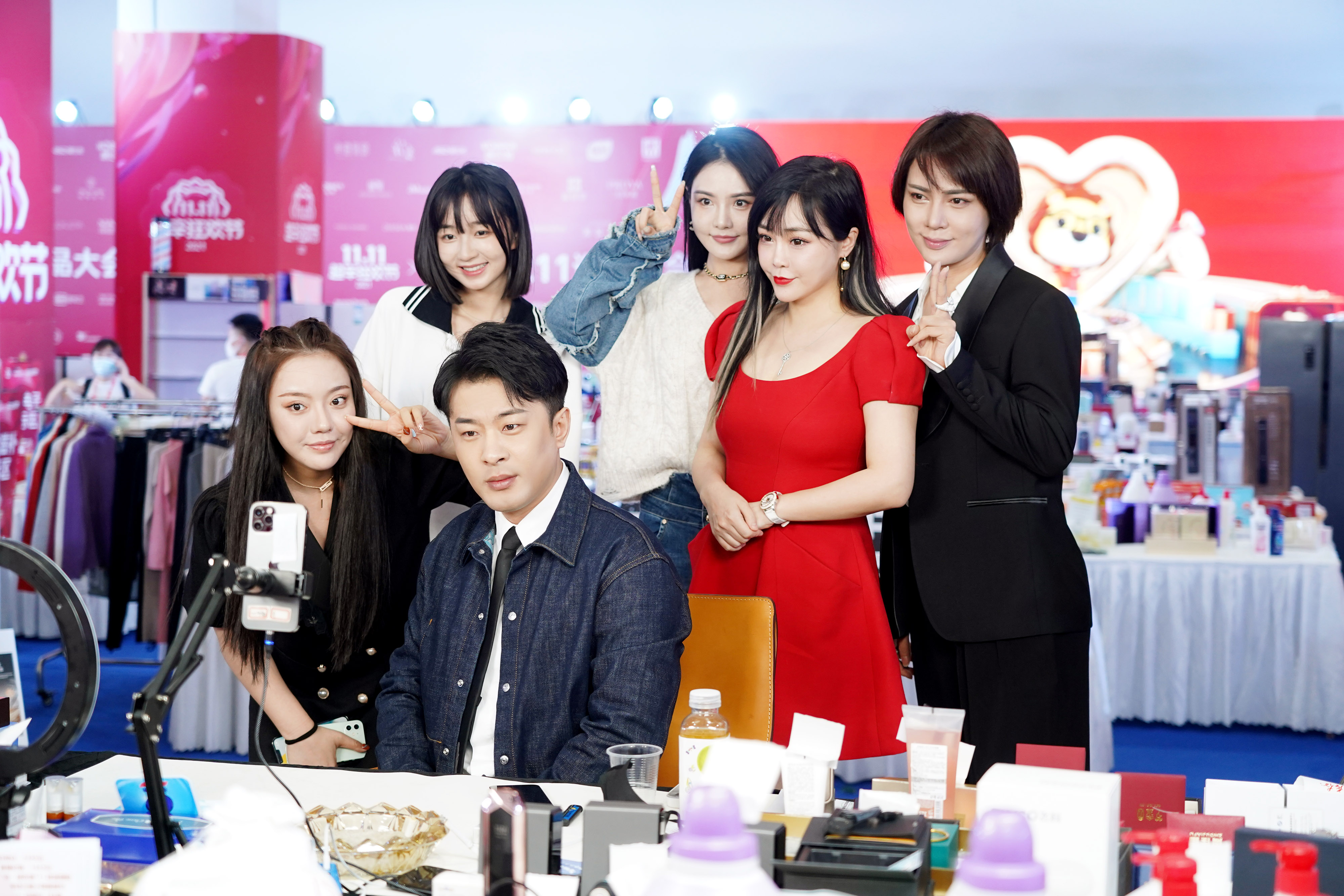 辛巴：为乡村振兴注入新活力，嘉祥藕虾混养立体种养拓宽增收渠道