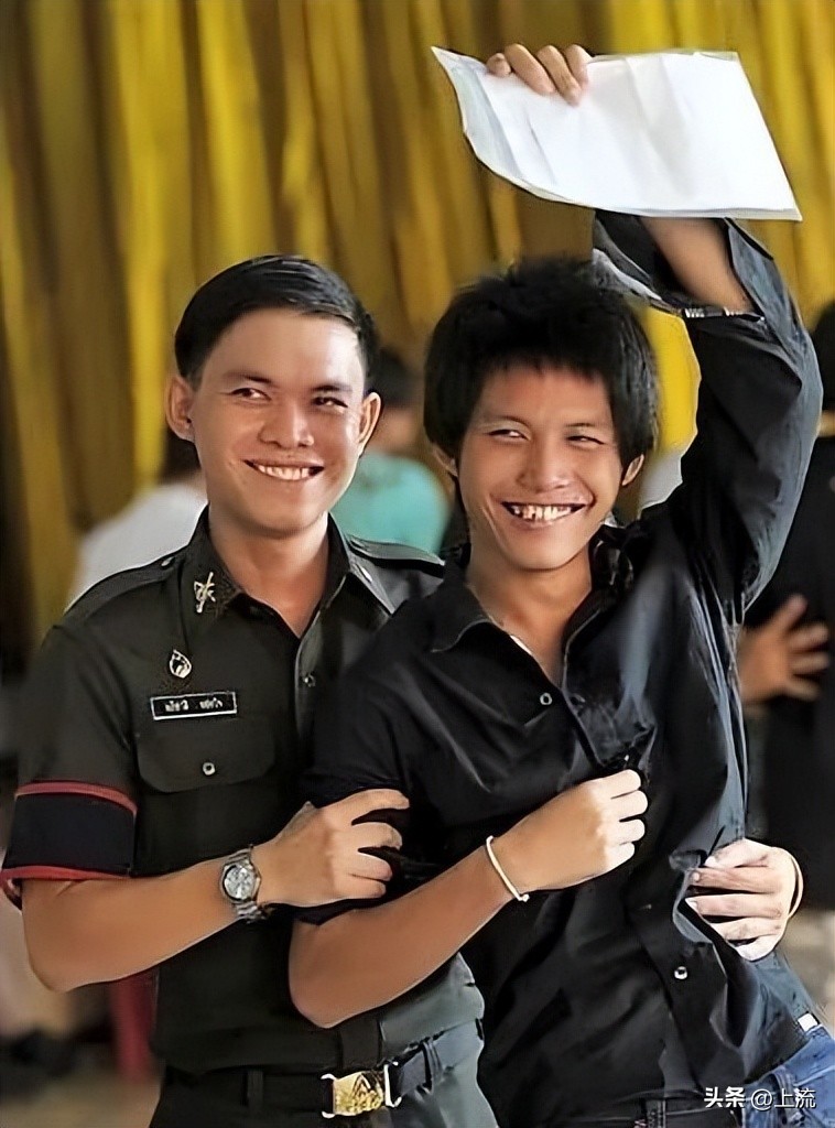 泰国抽签征兵现场,抓马程度堪比《甄嬛传》