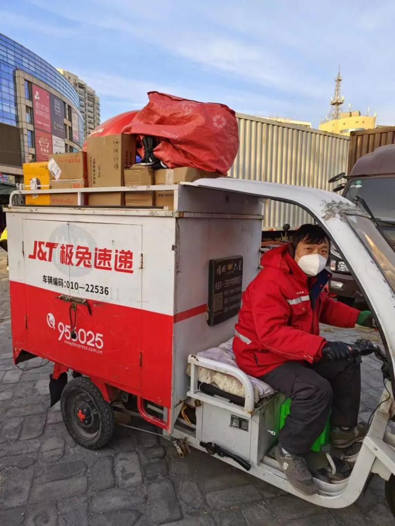 北京白天送快递晚上送外卖赚多少,快递小哥送快递工作