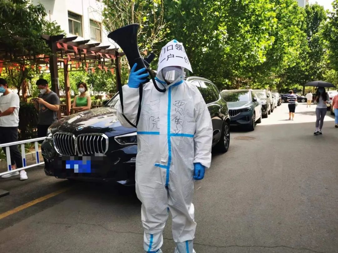 东升镇封管控小区里，暖心一幕幕——