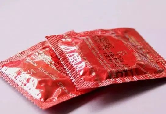 被劣质硅胶套毁掉的女孩,被避孕药毁掉的女性