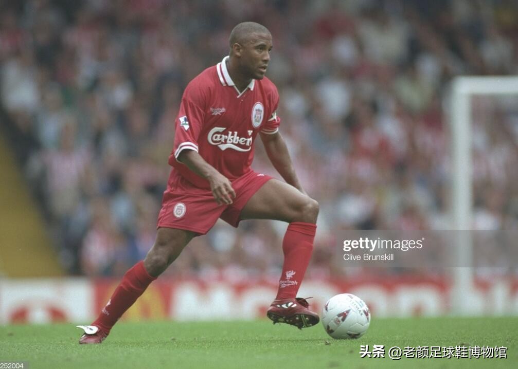 世界第一品牌足球鞋,世界顶尖足球鞋