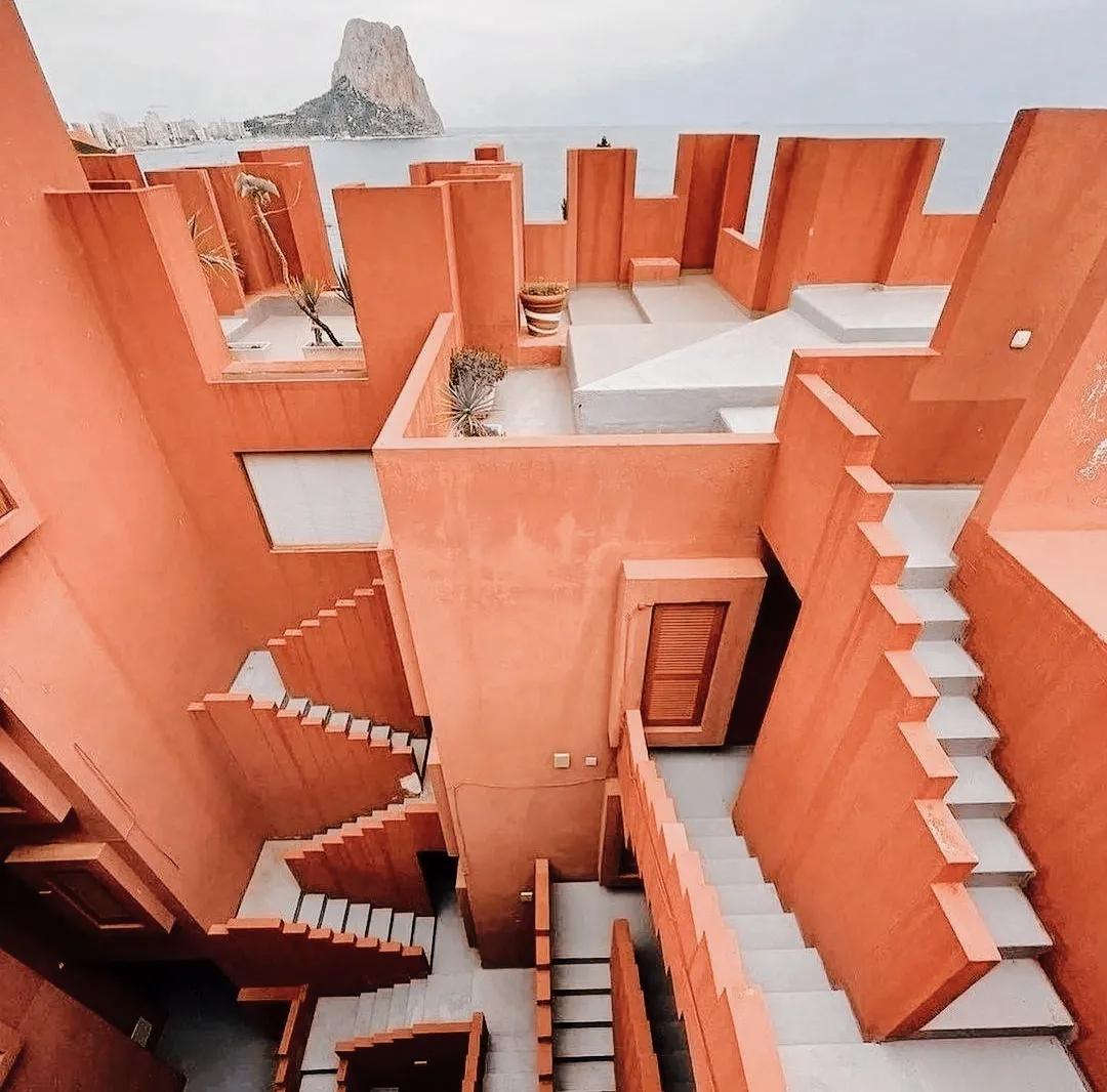 西班牙鬼才建筑师的梦幻世界,西班牙鬼才