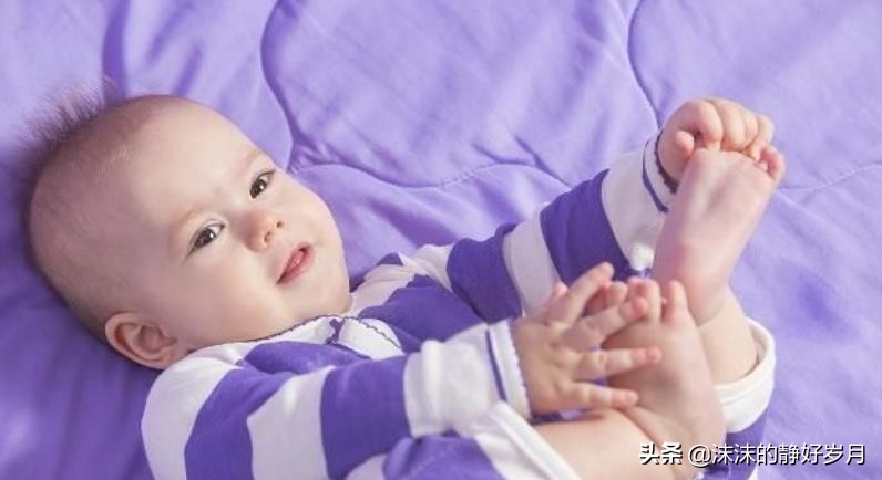 让宝宝光脚好处竟然这么多,让孩子光脚的好处