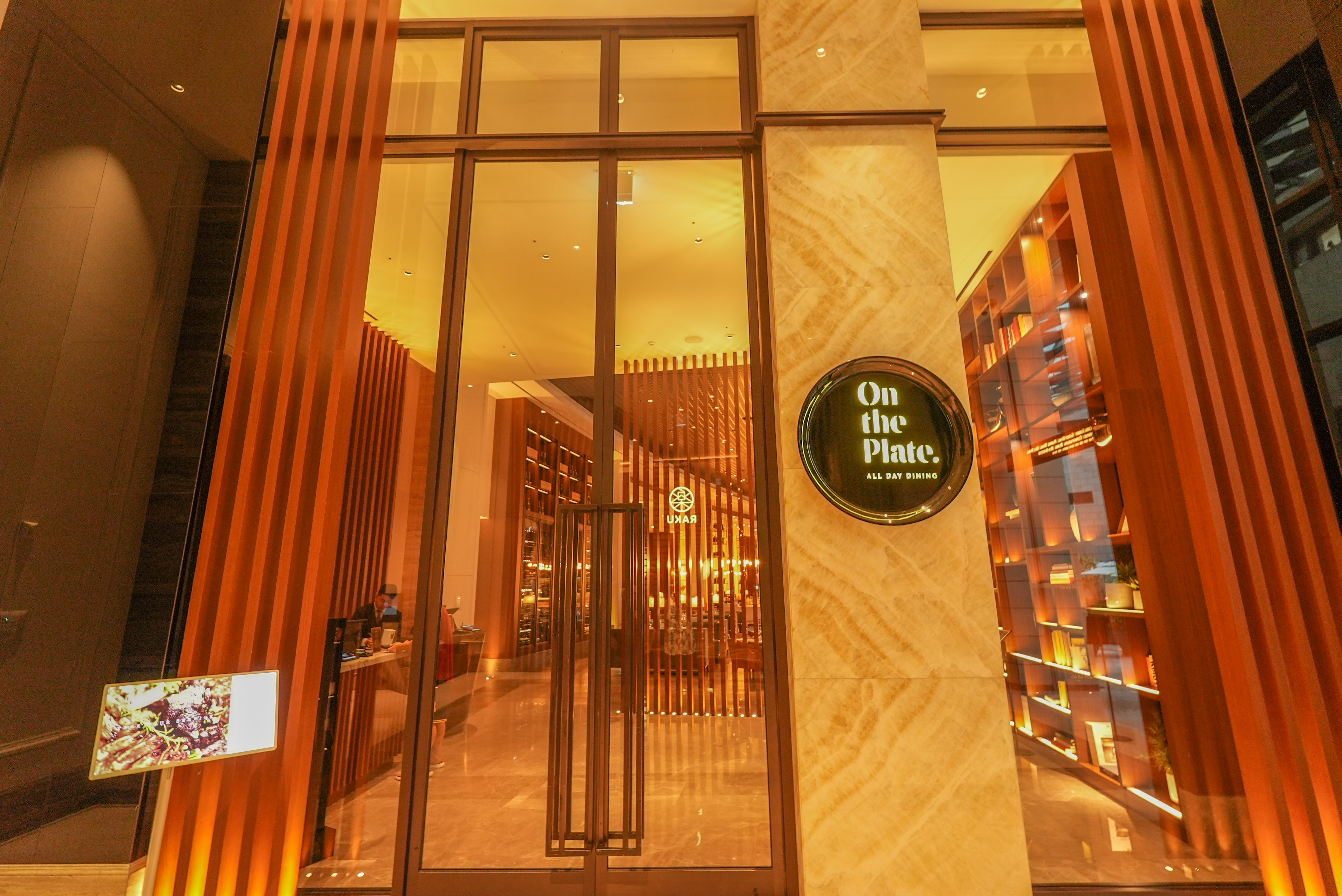 一晚酒店多少钱,一晚一千元五星级酒店