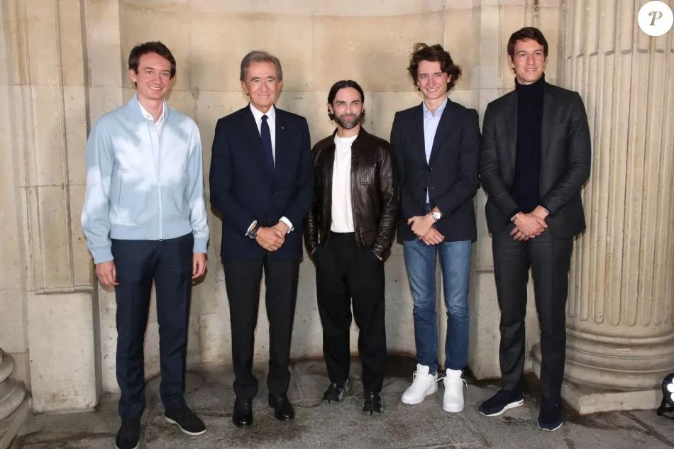 顶豪找贵族，LV家小公子的女友原来是伯爵之后…