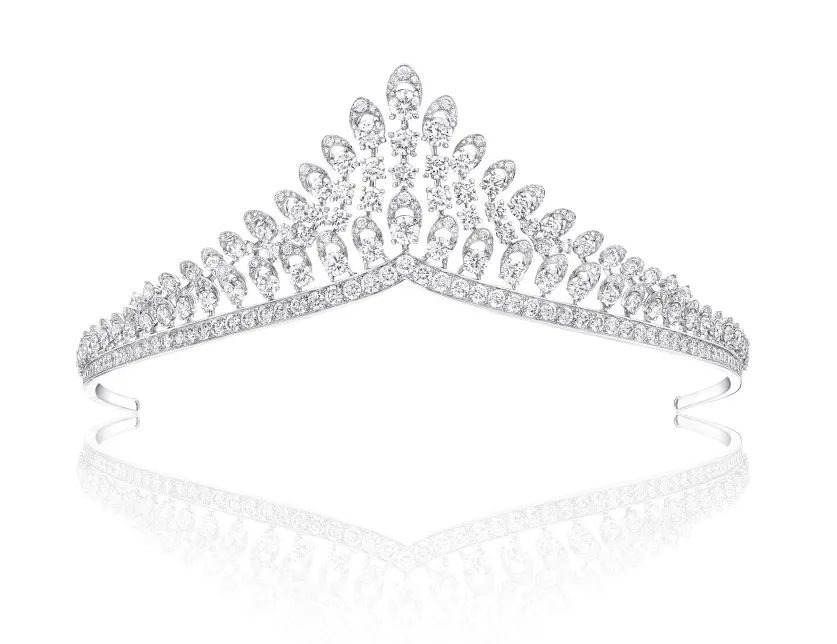 何超莲婚礼礼服珠宝,何超莲收藏的珠宝