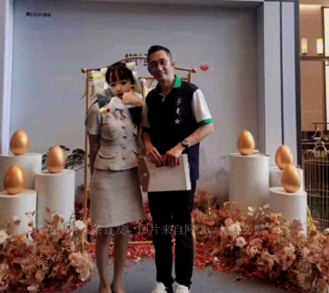 吴启华香港奇案,又一港星移居内地