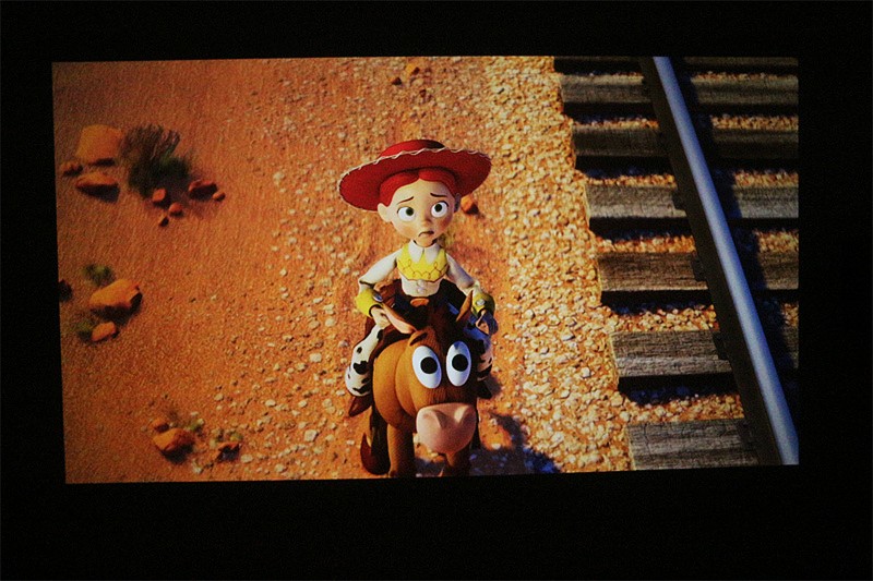 一线品牌极米背书！卷王千元投影！快乐星球O3体验一个月感受