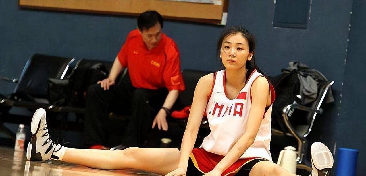 中国女篮王思雨照片好看一点的,徐杰和张茹王思雨身高啥关系