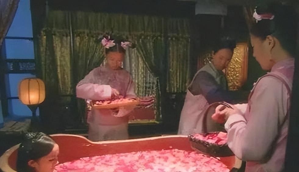 在古代太监最好的差事是什么呢,古代太监都是伺候哪些沐浴更衣