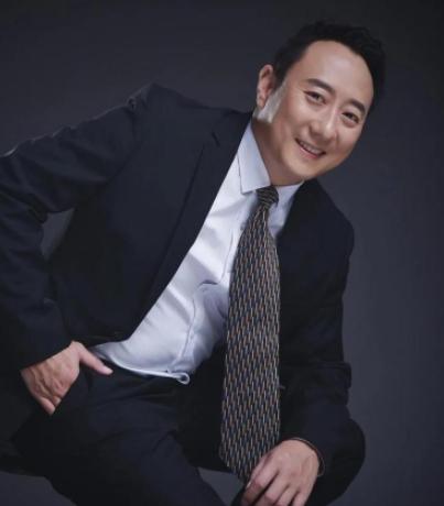 网红交警谭乔名场面,拯救无数司机的“网红交警”谭乔