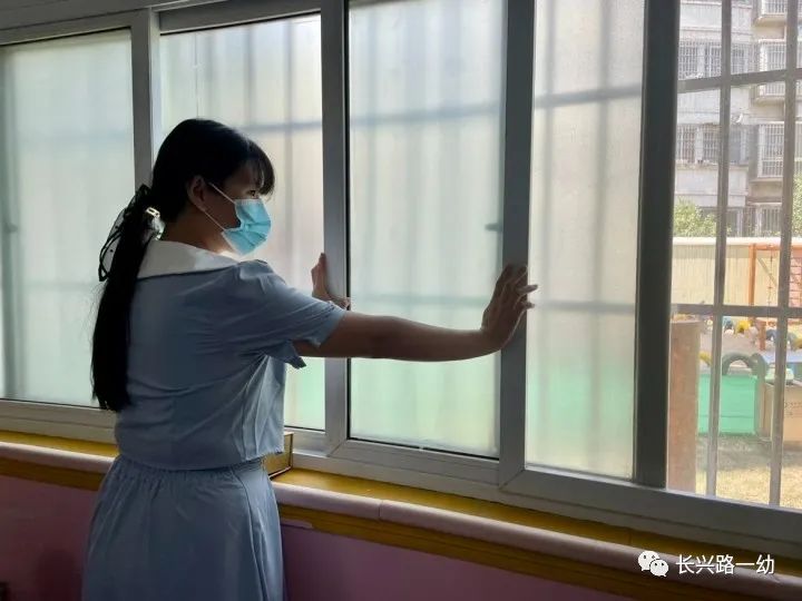 保育先行，共筑健康——长兴路第一幼儿园保育员日常工作之消毒篇