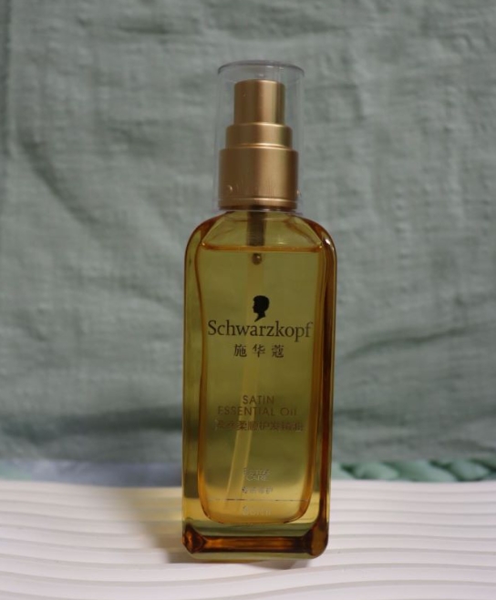 逆天改发！毛躁头发怎么改变发质，头发干燥可以用精油吗？