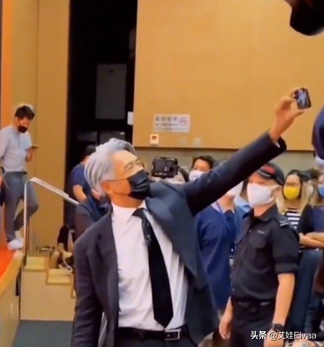 周润发穿西装到底有多帅,周润发大背头西装发型太帅