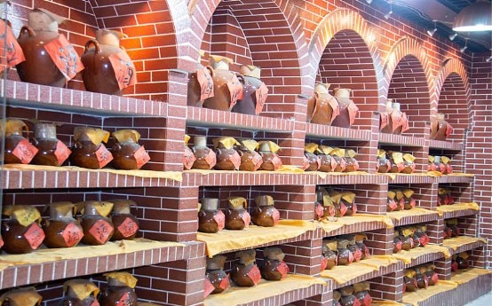 品一杯好酒享一刻惬意人生,人民小酒品评