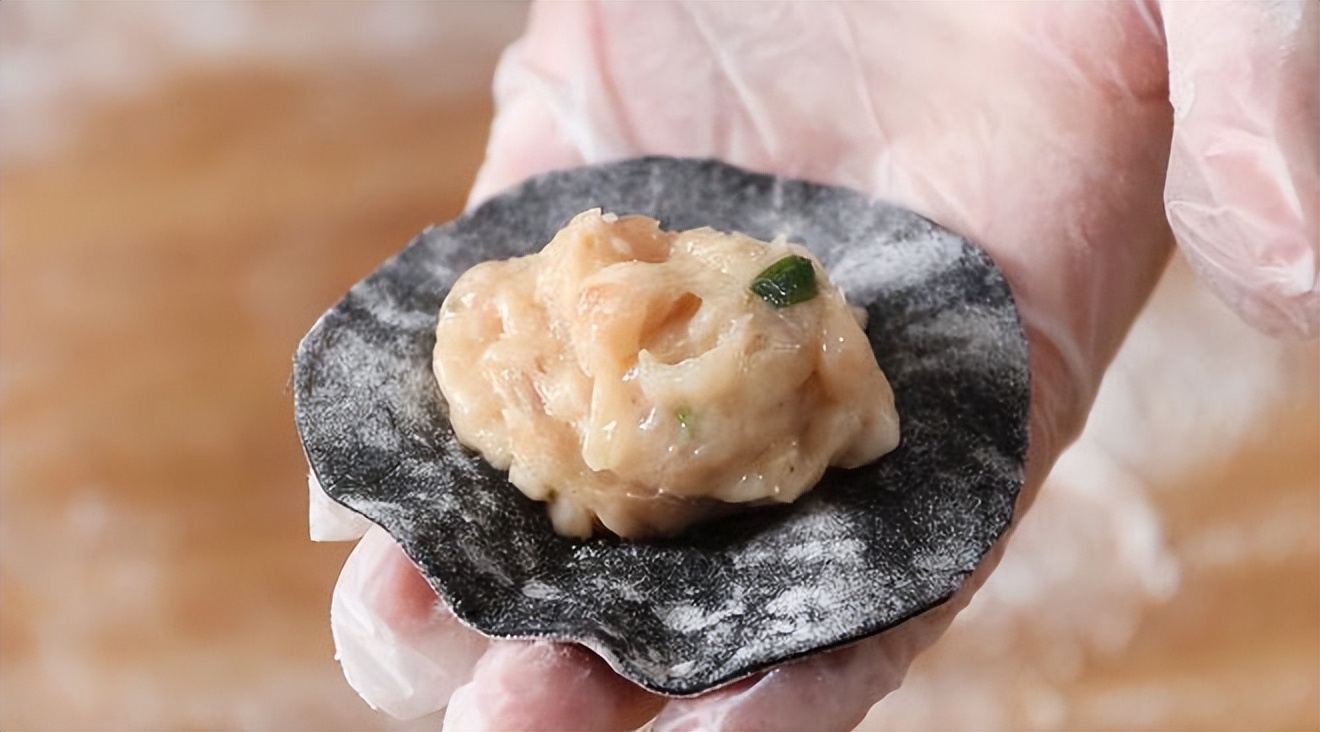 普通面粉加盐用凉水和面做面食,做面食时用冷水和热水的区别