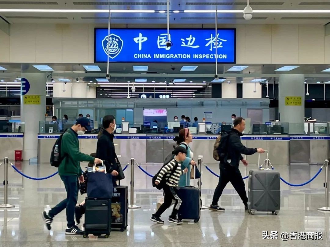 口岸逼爆！復活節假期結束，市民大包小包返港↓