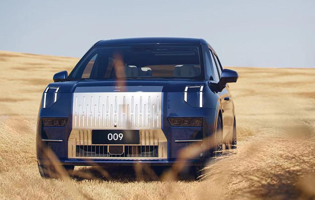 丰田赛那卖到30多万就有人骂，卖到近50万的极氪009该不该骂？