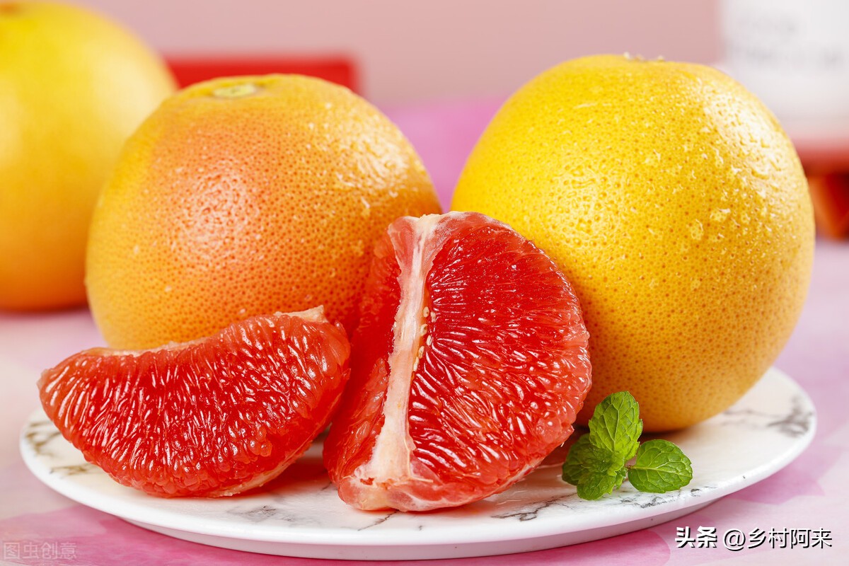 什么品种的柚子皮薄又大又甜,适合院子里种的柚子优良品种
