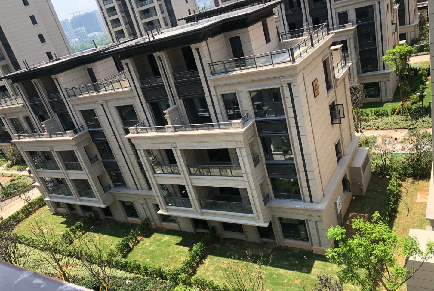 金地叠拼别墅下叠的真实感受,西安叠拼别墅上叠好还是下叠好