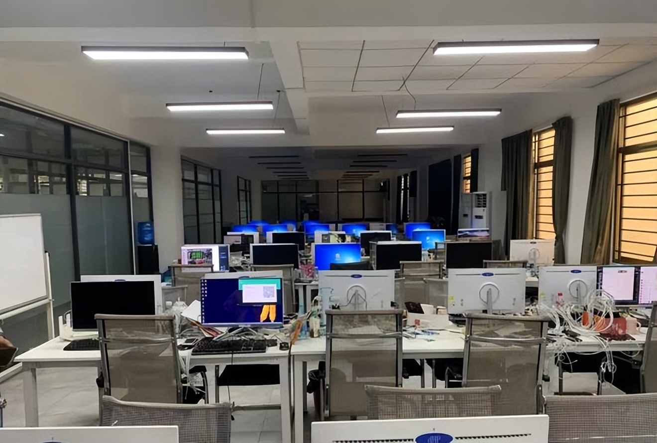 柬埔寨4天捣毁63个赌博窝点，有中国人趁机逃脱：曾被称“行走的美金”，24岁女孩遭4次倒卖